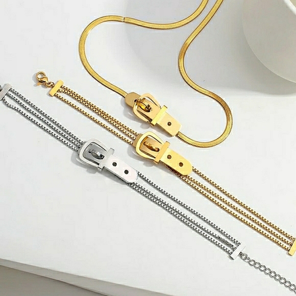 đź’‹FLAT CHAIN NECKLACE w/ BELT BUCKLE CLASP!!! - Picture 5 of 8